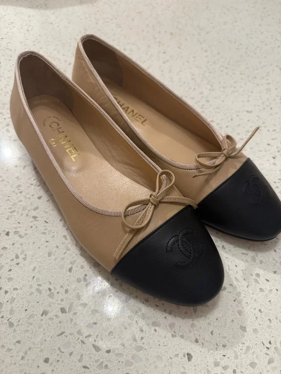 CHANEL Beige Leather Ballet Flats with Black Cap-Toe and Bow - Picture 2 of 7